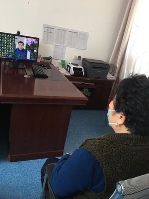 “1小時聆聽計劃”開啟“心”路！心理咨詢師和養老院老人屏對屏 解開心結